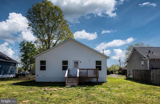 669 LAKEVIEW DR, Colonial Beach, VA 22443