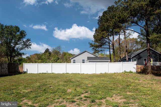 669 LAKEVIEW DR, Colonial Beach, VA 22443