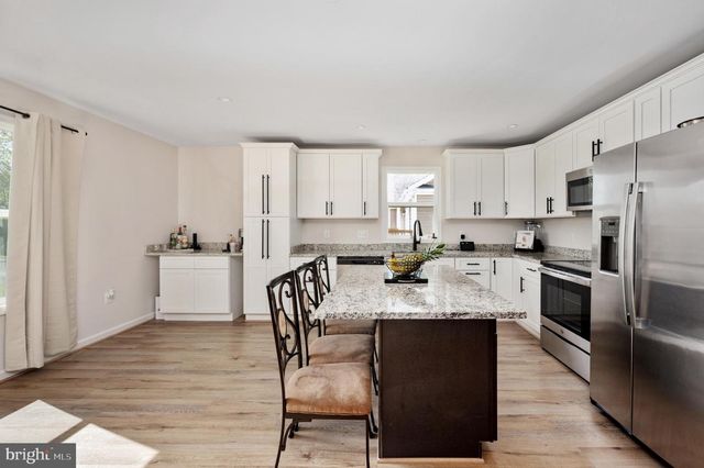 669 LAKEVIEW DR, Colonial Beach, VA 22443