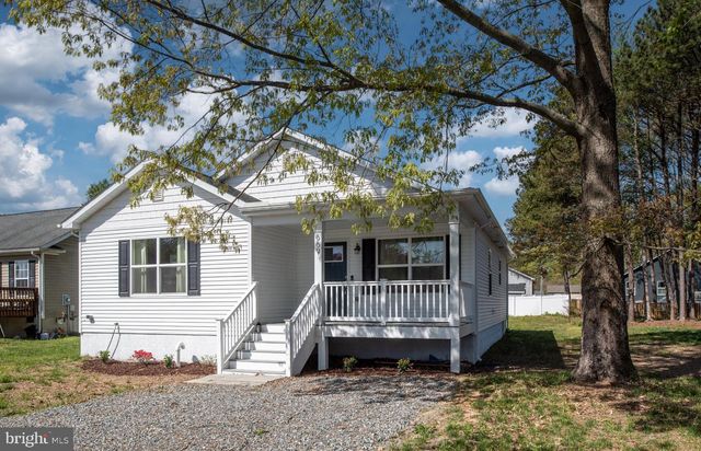 669 LAKEVIEW DR, Colonial Beach, VA 22443