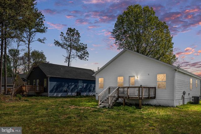 669 LAKEVIEW DR, Colonial Beach, VA 22443