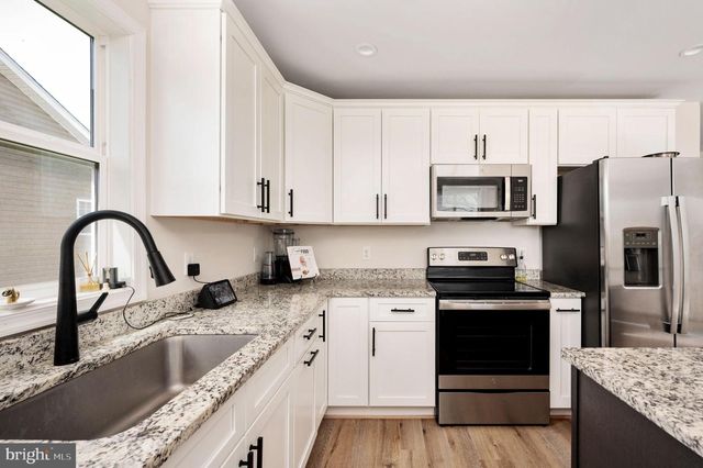 669 LAKEVIEW DR, Colonial Beach, VA 22443