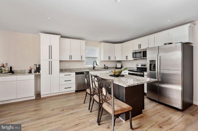 669 LAKEVIEW DR, Colonial Beach, VA 22443