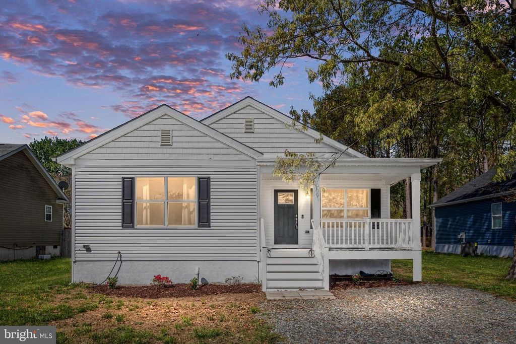 669 LAKEVIEW DR, Colonial Beach, VA 22443