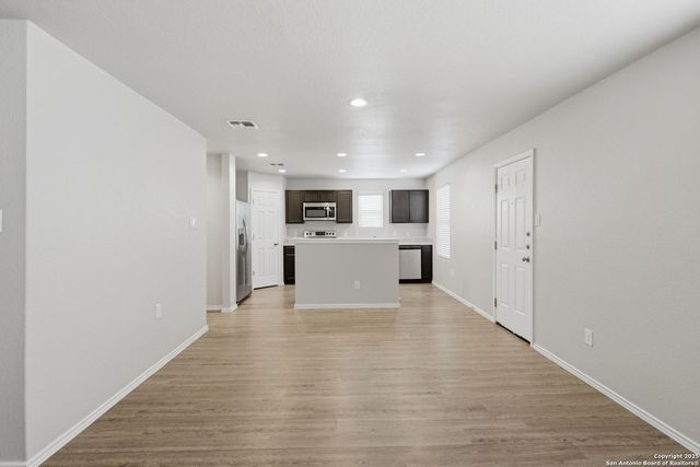 9425 Apple Ridge Ln, San Antonio, TX 78239