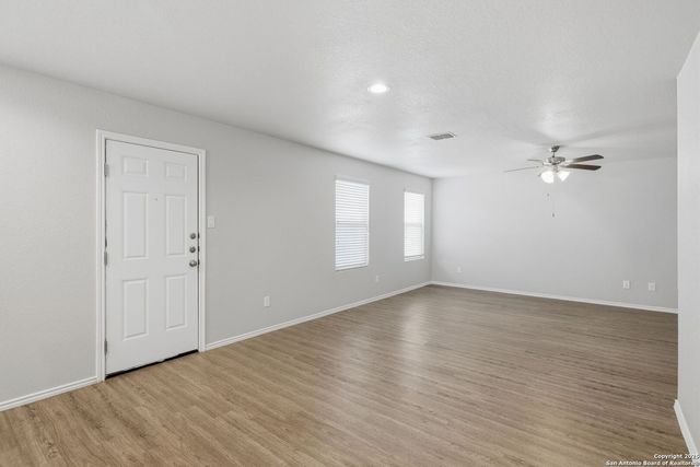 9425 Apple Ridge Ln, San Antonio, TX 78239