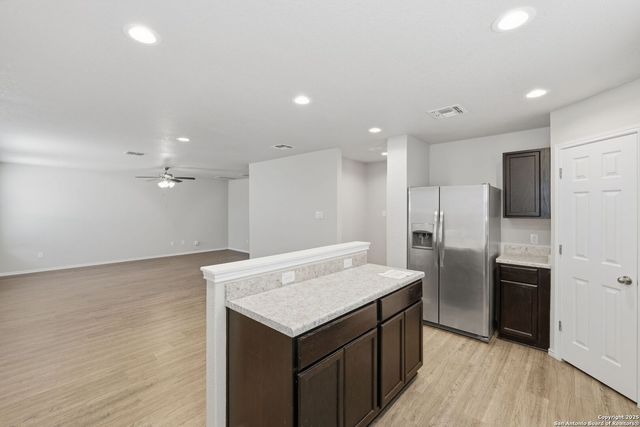 9425 Apple Ridge Ln, San Antonio, TX 78239