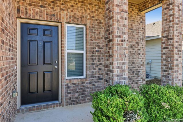 9425 Apple Ridge Ln, San Antonio, TX 78239