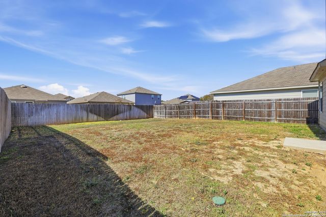 9425 Apple Ridge Ln, San Antonio, TX 78239