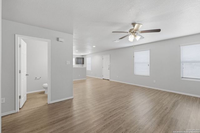 9425 Apple Ridge Ln, San Antonio, TX 78239