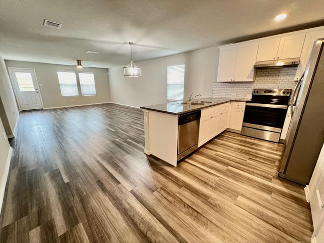 1906 Fieldfare ST, New Braunfels, TX 78130