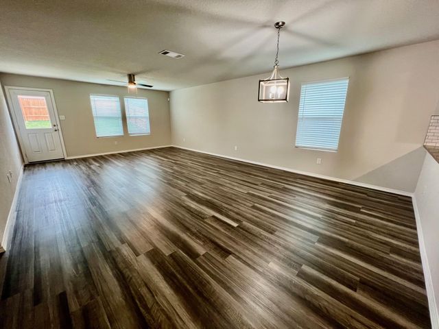 1906 Fieldfare ST, New Braunfels, TX 78130