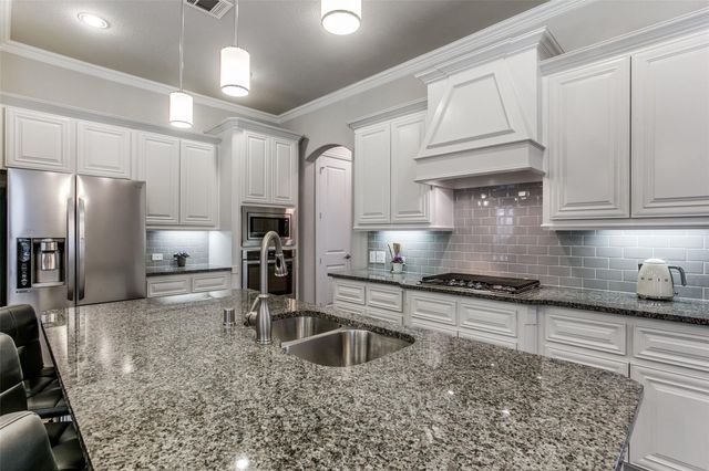 3901 Bentley Drive, Bedford, TX 76021