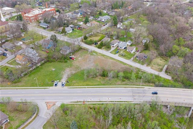 9827 E Independence Avenue, Independence, MO 64053