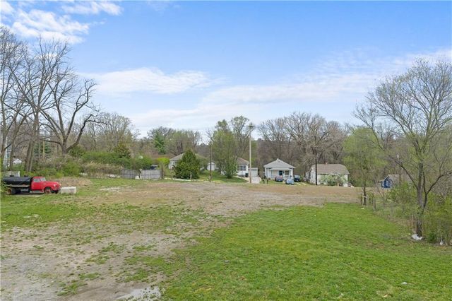 9827 E Independence Avenue, Independence, MO 64053