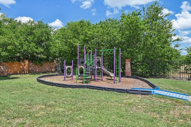 700 Timber Oaks Lane, Grand Prairie, TX 75051