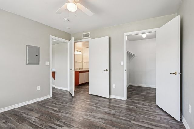 700 Timber Oaks Lane, Grand Prairie, TX 75051