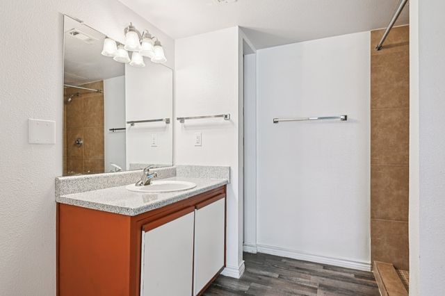 700 Timber Oaks Lane, Grand Prairie, TX 75051