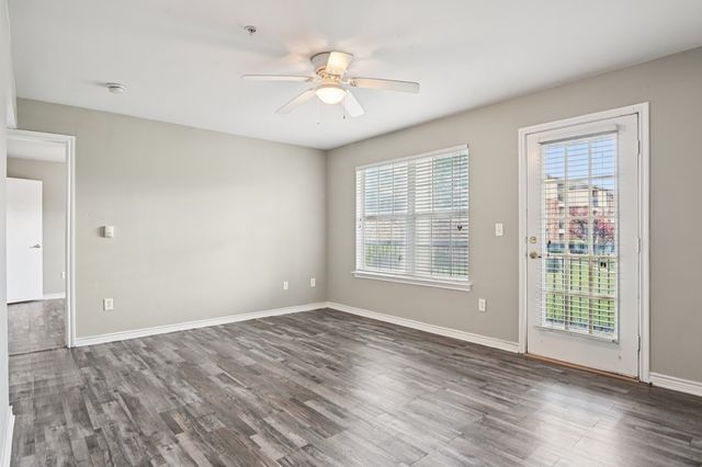 700 Timber Oaks Lane, Grand Prairie, TX 75051