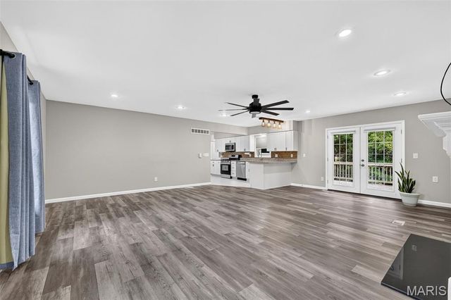 11 Highland Drive, St Charles, MO 63303
