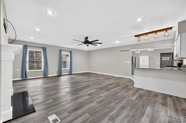 11 Highland Drive, St Charles, MO 63303
