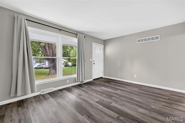 11 Highland Drive, St Charles, MO 63303