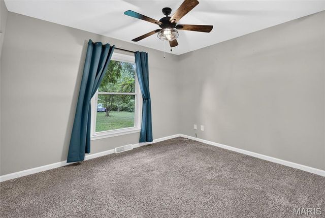 11 Highland Drive, St Charles, MO 63303