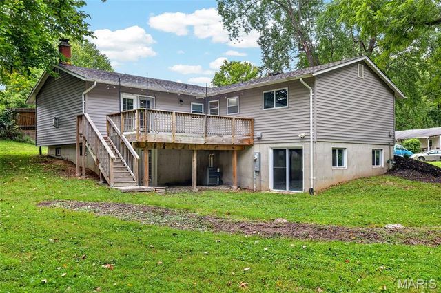 11 Highland Drive, St Charles, MO 63303