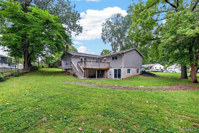 11 Highland Drive, St Charles, MO 63303