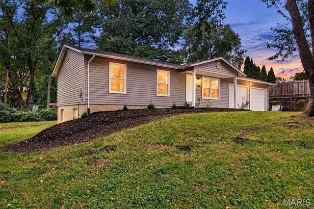 11 Highland Drive, St Charles, MO 63303