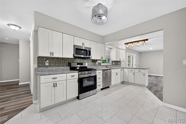 11 Highland Drive, St Charles, MO 63303