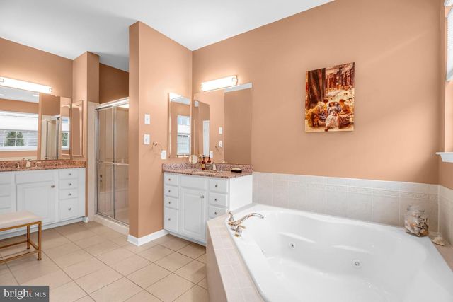 14 HIGHLAND CT, Swedesboro, NJ 08085