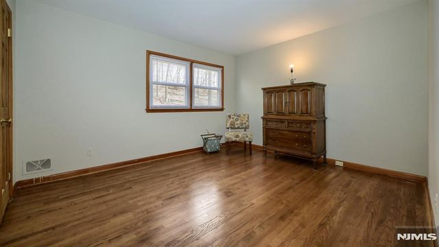 96 E Lions Head, Wayne, NJ 07470