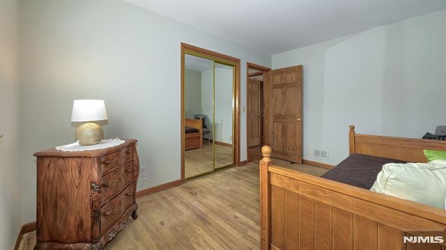 96 E Lions Head, Wayne, NJ 07470