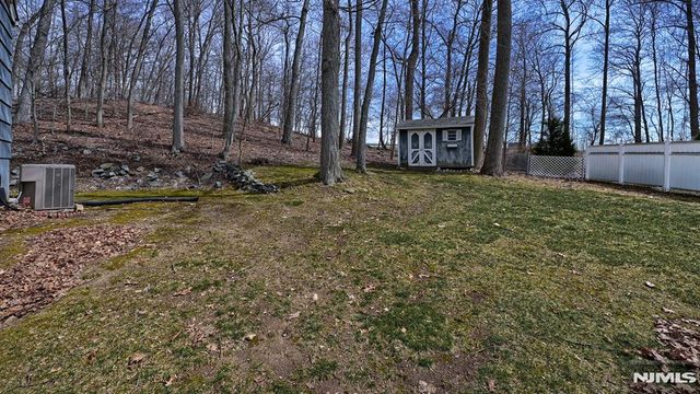 96 E Lions Head, Wayne, NJ 07470