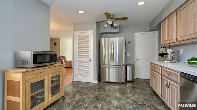 96 E Lions Head, Wayne, NJ 07470