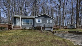 96 E Lions Head, Wayne, NJ 07470