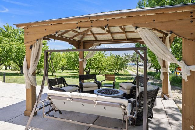 1890 W ROCK HOLLOW RD, Bluffdale, UT 84065