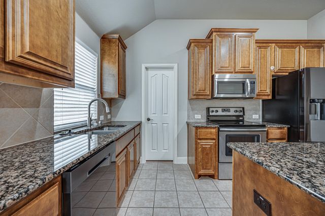 6625 Thistle Wood Drive, Midlothian, TX 76065