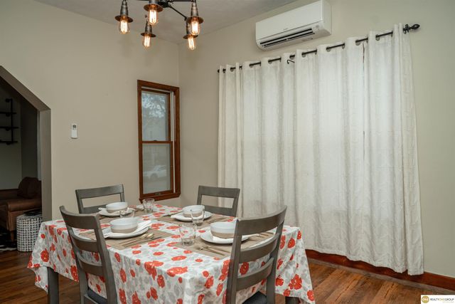 2945 R Street, Lincoln, NE 68503