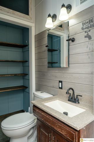 2945 R Street, Lincoln, NE 68503