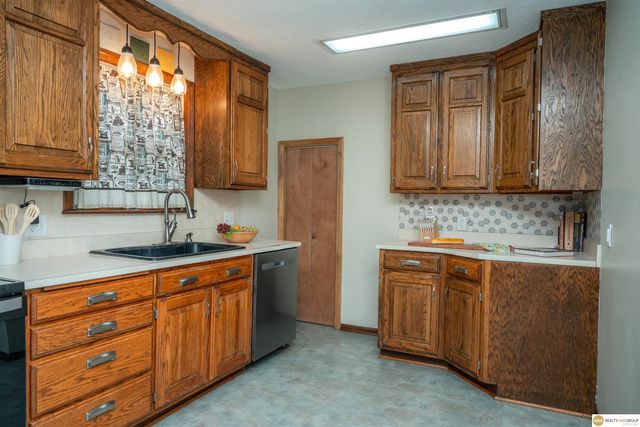 2945 R Street, Lincoln, NE 68503