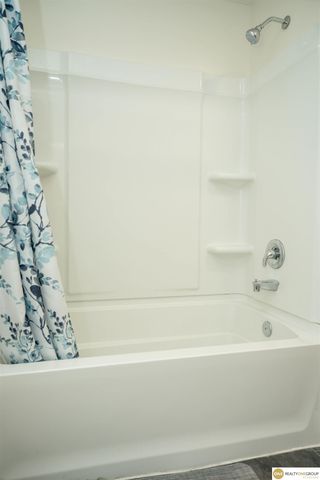 2945 R Street, Lincoln, NE 68503