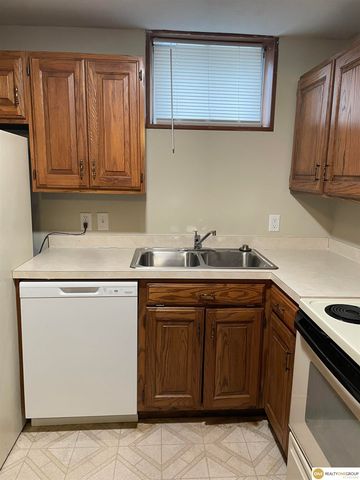 2945 R Street, Lincoln, NE 68503