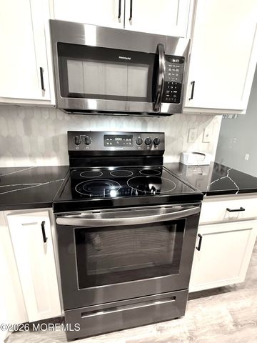 6 Columbus Boulevard C, Whiting, NJ 08759