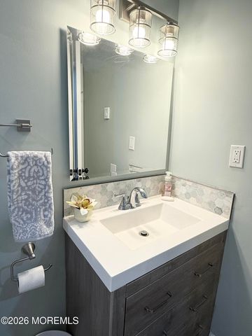 6 Columbus Boulevard C, Whiting, NJ 08759