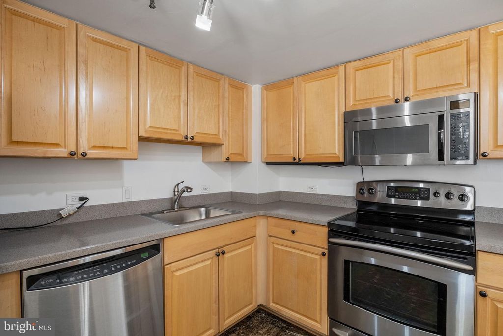 2001 HAMILTON ST #2004, PHILADELPHIA, PA 19130 — photo 5