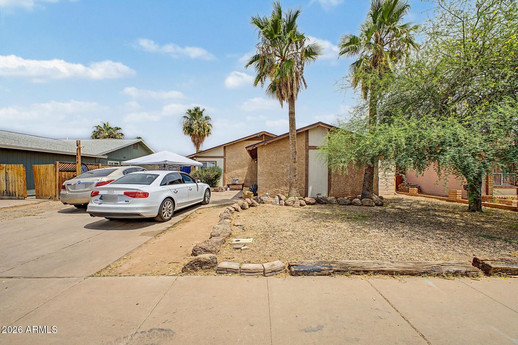 604 W EMELITA Avenue, Mesa, AZ 85210