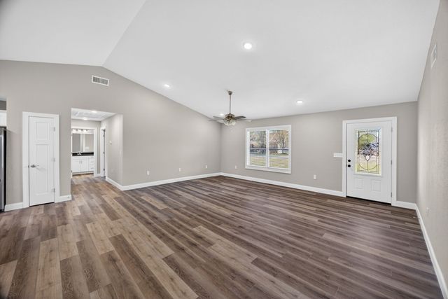 453 Hinch Mountain View Rd, Crossville, TN 38555