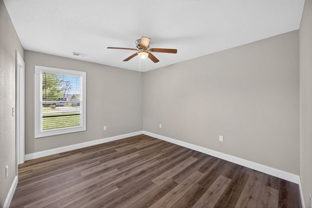 453 Hinch Mountain View Rd, Crossville, TN 38555